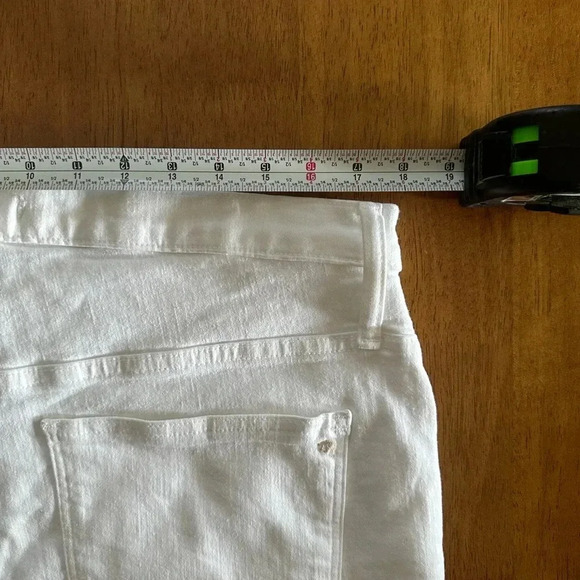 Madewell NWT 10" High-Rise Skinny Crop Jeans: Button-Front Edition - Picture 13 of 16